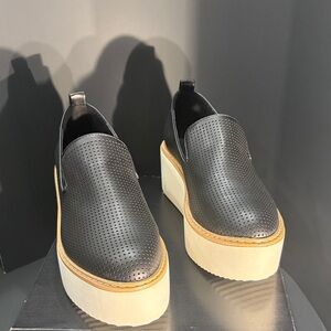 DKNY Black Bari Slip On Sneak black Sz 6.5